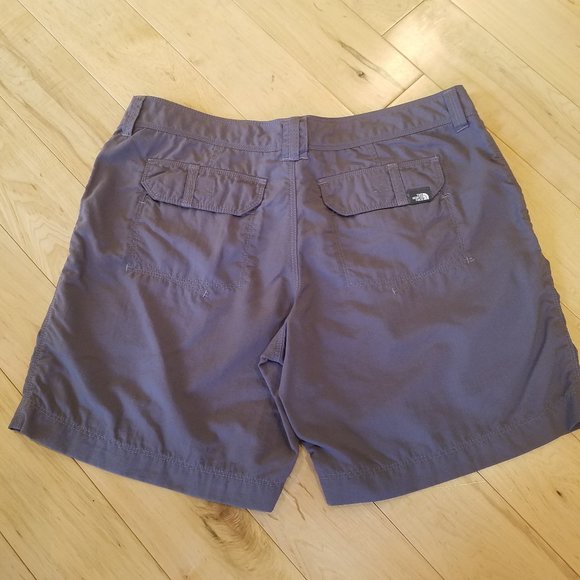 North Face Shorts - Picture 2 of 8